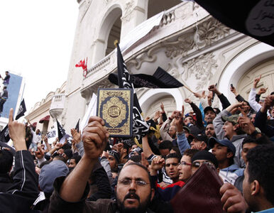 Miniatura: Tunezja nie oprze się o szariat. Salafici...