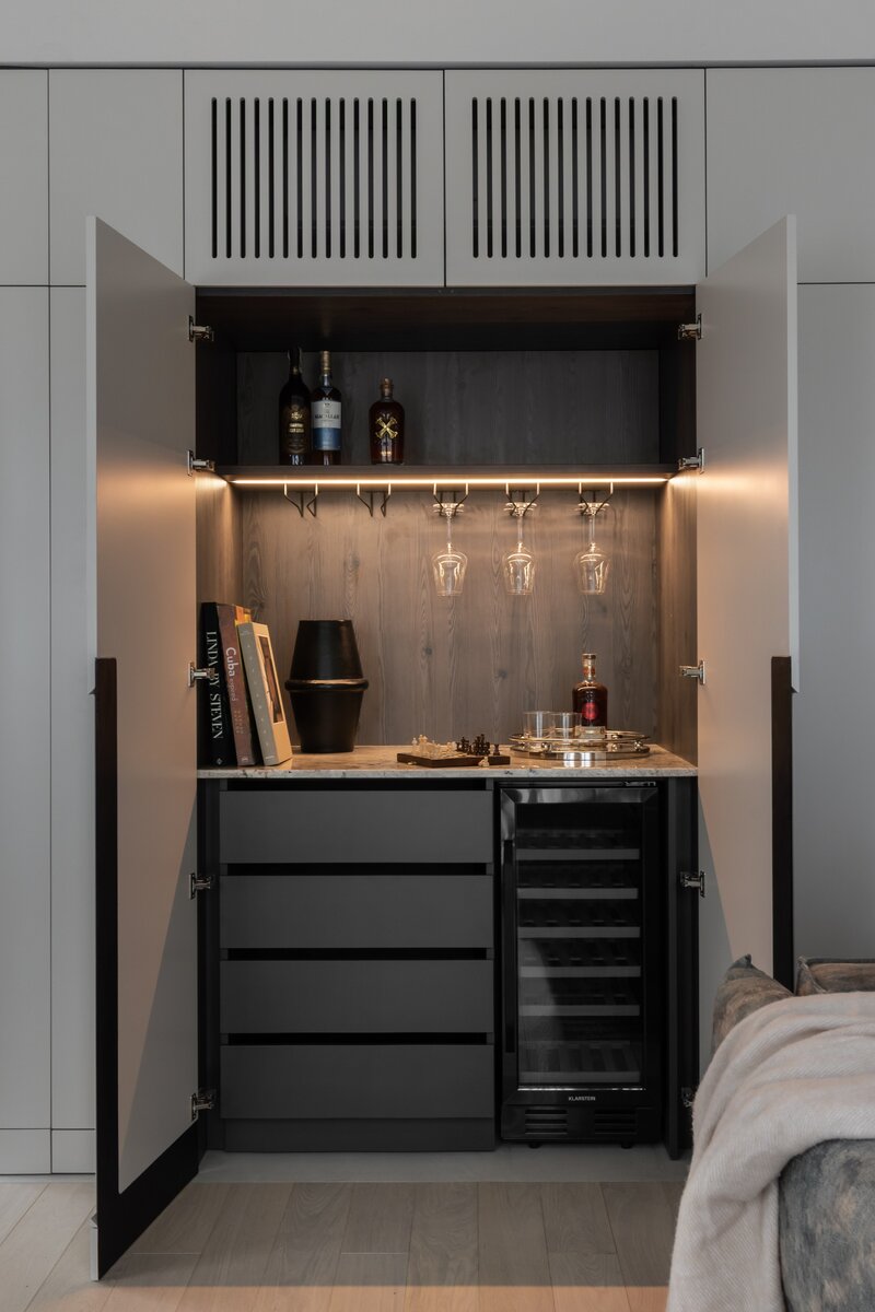 Dwupoziomowy apartament w&nbsp;inwestycji Chronos na&nbsp;warszawskiej Woli, projekt Moderna Design