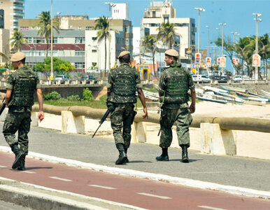 Miniatura: Brazylia: policjanci wrócili do pracy,...