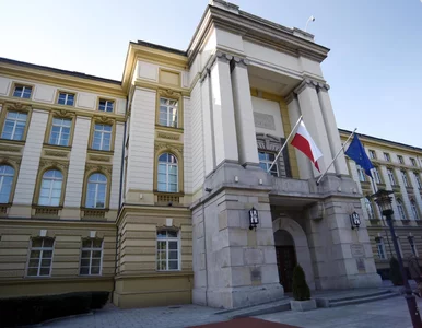 Miniatura: Gigantyczne pensje dla ekspertów od...