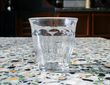 Miniatura: Z tych szklanek pił niemal każdy w Polsce....