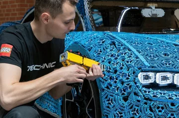 Bugatti Chiron zrobiony z klocków Lego 