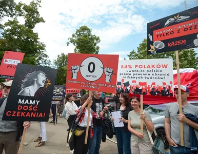 Miniatura: Protest filmowców przed Sejmem. Na miejscu...