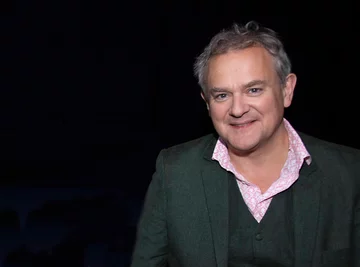 Hugh Bonneville Aktor wcieli się w Roalda Dahla.