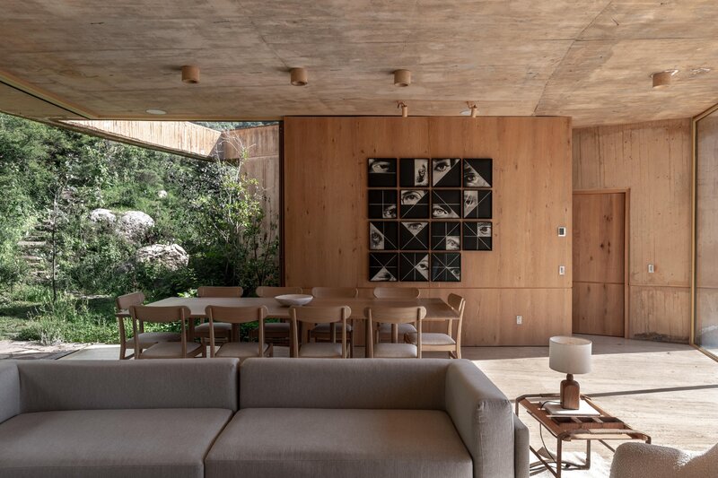 House 720 Degrees &ndash; okrągła struktura, w&nbsp;kt&oacute;rej geometria, światło i&nbsp;krajobraz tworzą ciągły, przestrzenny układ odniesień, projekt Fernanda Canales