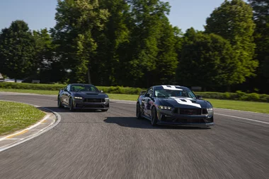 Ford Mustang Dark Horse R