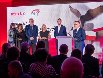 dr Rafał Spachacz z&nbsp;zespołem