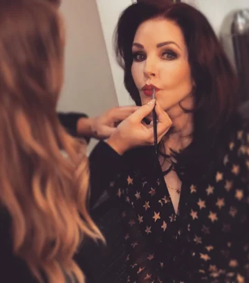 Priscilla Presley 