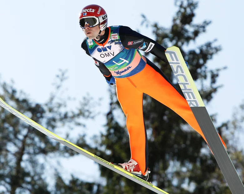 Miniatura: Ze skoczni narciarskiej za stery...