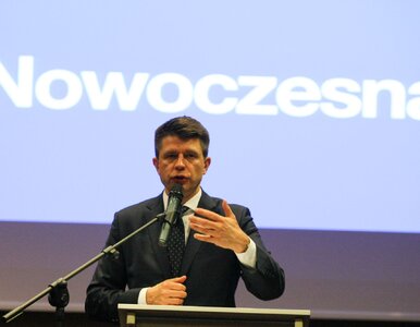 Miniatura: Nowoczesna tonie w długach