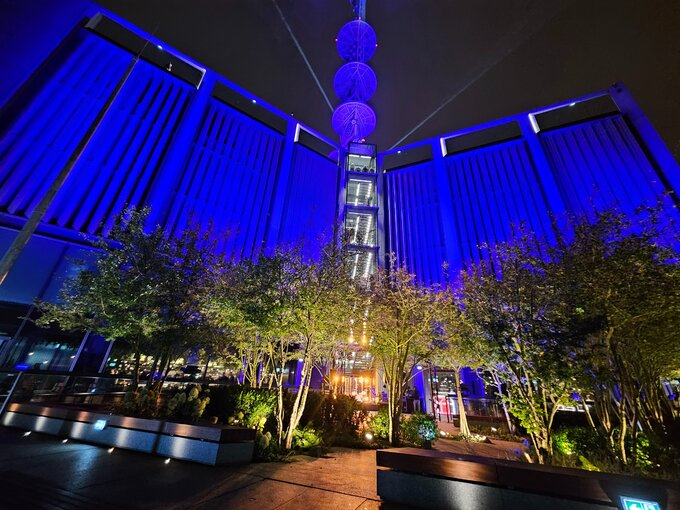 HighGarden Rooftop Lounge – tutaj znajduje się bar na 49. piętrze