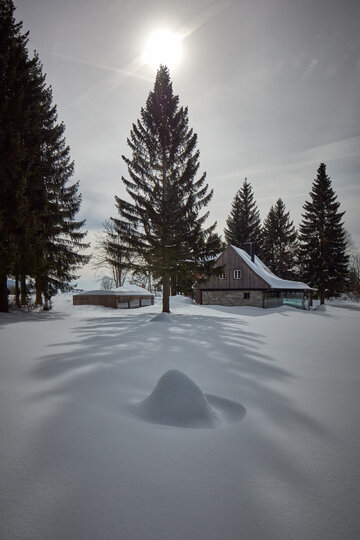 130-letni domek w górach w nowej odsłonie, projekt Mjölk Linka, Mjölk, domek w górach