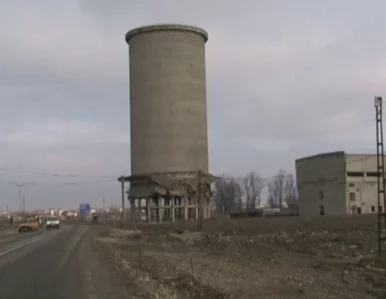 Miniatura: Jak obniżyć komin, czyli wyburzanie po...