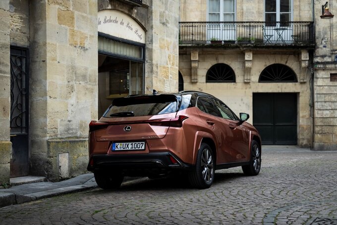 Lexus UX 300h