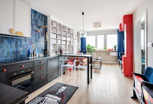 Miniatura: W małym mieszkaniu po babci zamieszkał…...