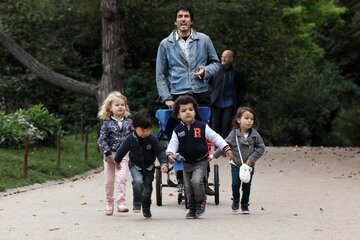 kadr z&nbsp;filmu "Daddy Cool" (2017)