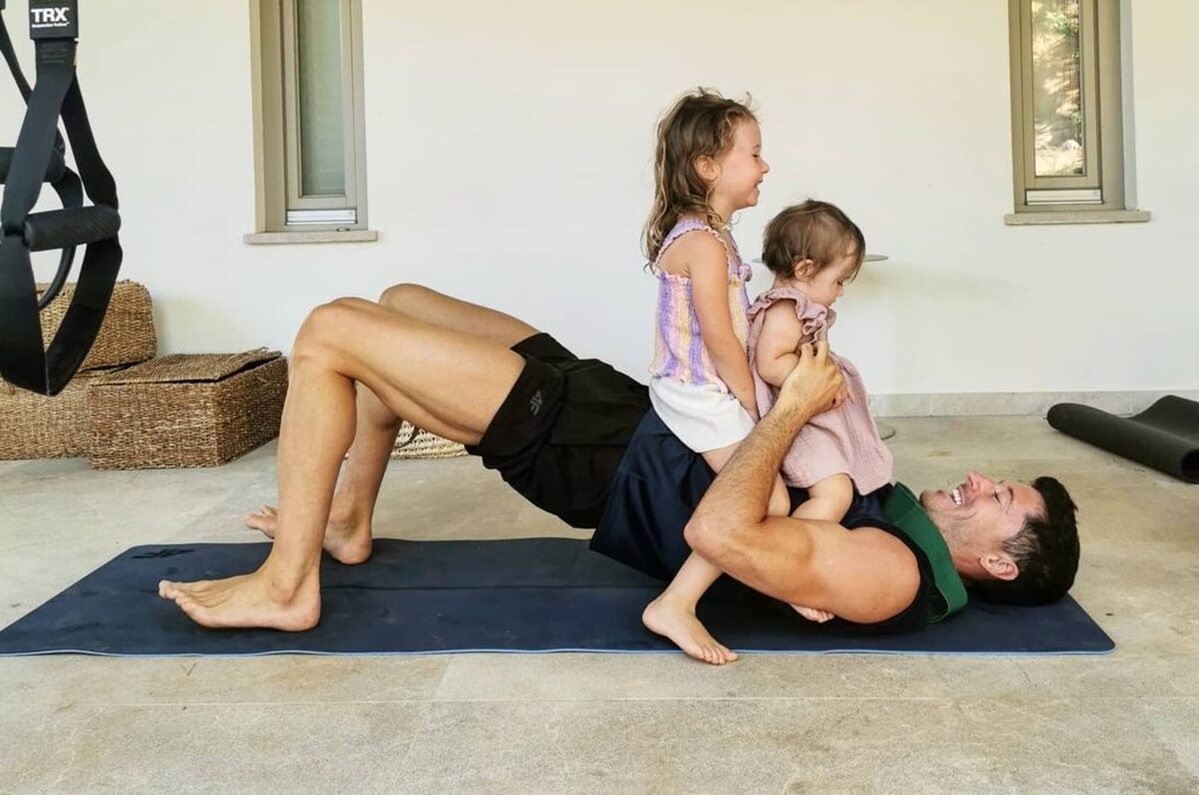 Robert Lewandowski z żoną i córkami