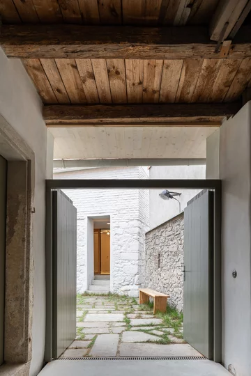 Nowoczesne mieszkanie w starym domu, projekt Atelier 111 Linka, Atelier 111