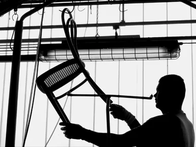 Miniatura: Bukowe zawijasy – historia mebli parą...