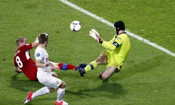 Polakom zabrakło w tym meczu umiejętności - i szczęścia. W ostatnich minutach nie udało się wyrównać (fot. EPA/ARMANDO BABANI/PAP)