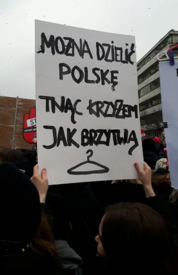 "Można dzielić Polskę, tnąc krzyżem jak brzytwą" 