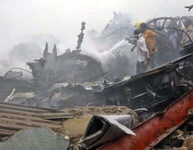 Miniatura: Nigeria: samolot wbił się w budynek - 147...