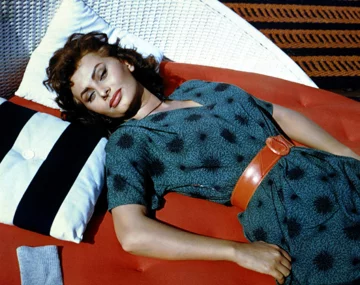 Sophia Loren w filmie „Chłopiec na delfinie” (1957) 