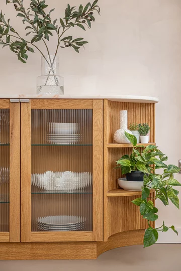 Drewniane meble do kuchni Wnętrze kuchni urządzonej drewnianymi meblami