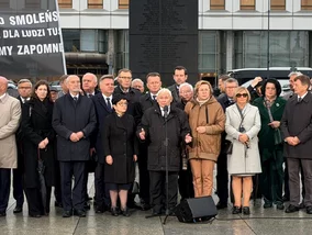 Miniatura: Awantura na miesięcznicy. Kaczyńskiemu...