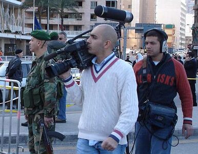 Miniatura: Libia: dziennikarze żyją, zatrzymała ich...