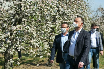 Prezydent Andrzej Duda w maseczce ochronnej 