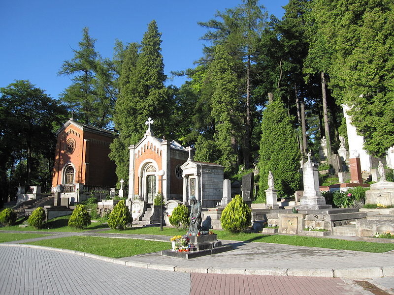 Cmentarz Łyczakowski &#8211; najstarsza zabytkowa nekropolia Lwowa.Jest miejscem pochówku wielu zasłużonych dla Polski i Ukrainy ludzi kultury, nauki i polityki.(By Gryffindor (Own work) [CC-BY-SA-3.0 (http://creativecommons.org/licenses/by-sa/3.0) or GFD