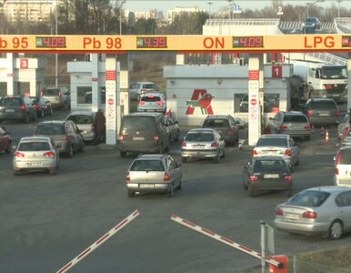 Miniatura: Na niektórych stacjach litr paliwa...