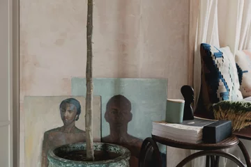 Śródziemnomorski klimat w pochmurnym Londynie, projekt Red Deer downloadfor.press, red deer