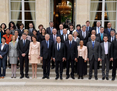 Miniatura: Prezydent i rząd Francji obniżyli sobie...