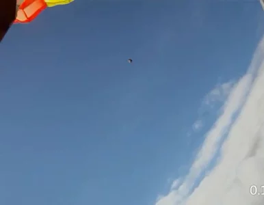 Miniatura: Meteoryt przeleciał obok spadochroniarza?...