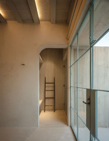 Dom, który odzyskał życie. Vistalcielo to wzorcowa rewitalizacja dawnego domu w sercu Méridy, projekt:  Veinte Diezz Arquitectos 