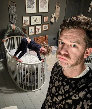 Simon Hooper z rodziną 