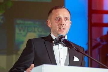 Jacek Sadaj, prezes Portu Morskiego Gdynia, kt&oacute;ry otrzymał nagrodę w&nbsp;kategorii Instytucja 40-lecia