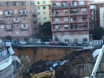 Zapadnięta ulica w Rzymie 