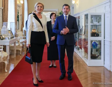 Miniatura: Taki strój Agata Duda wybrała na...