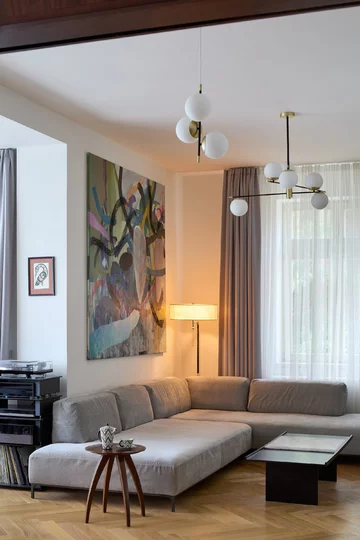 Renowacja willi z lat 30. w Pradze. Projekt Atelier Hajný 