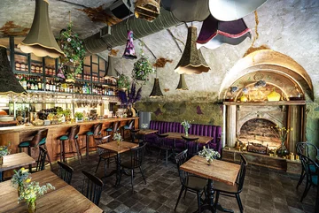 Restauracja Dziurka od klucza w pamiętającym czasy carskie warszawskim Forcie Służew. Zjemy tu po włosku! 