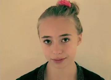 Lotte w wieku 13 lat 