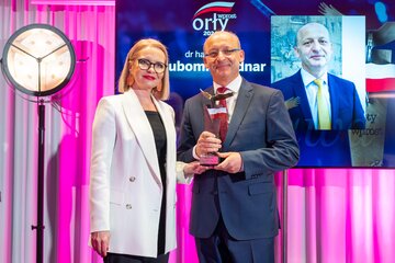 Lubomir Bodnar (z prawej) oraz&nbsp;wręczająca nagrodę Marzena Zielińska, prezes Capital Point
