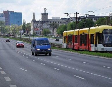 Miniatura: Łódź zamyka szkoły. Gest Kozakiewicza na...