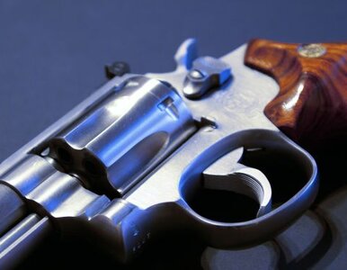 Miniatura: Napadł na aptekę z bronią w ręku. Sprawca...