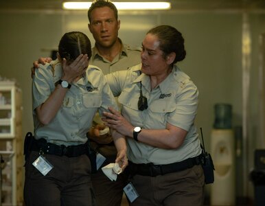 Miniatura: Ten kapitalny miniserial znika z Netflix....