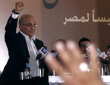 "Jeden brodaty, drugi w mundurze". Islamista i premier Mubaraka walczą o...
