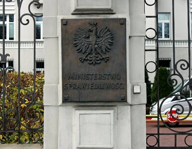 Miniatura: Rząd powoła nową komisję. PiS ma się czego...